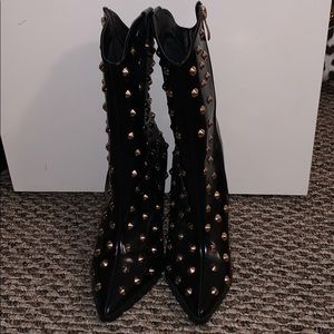 Cape Robbin Black and Gold Heeled Boots